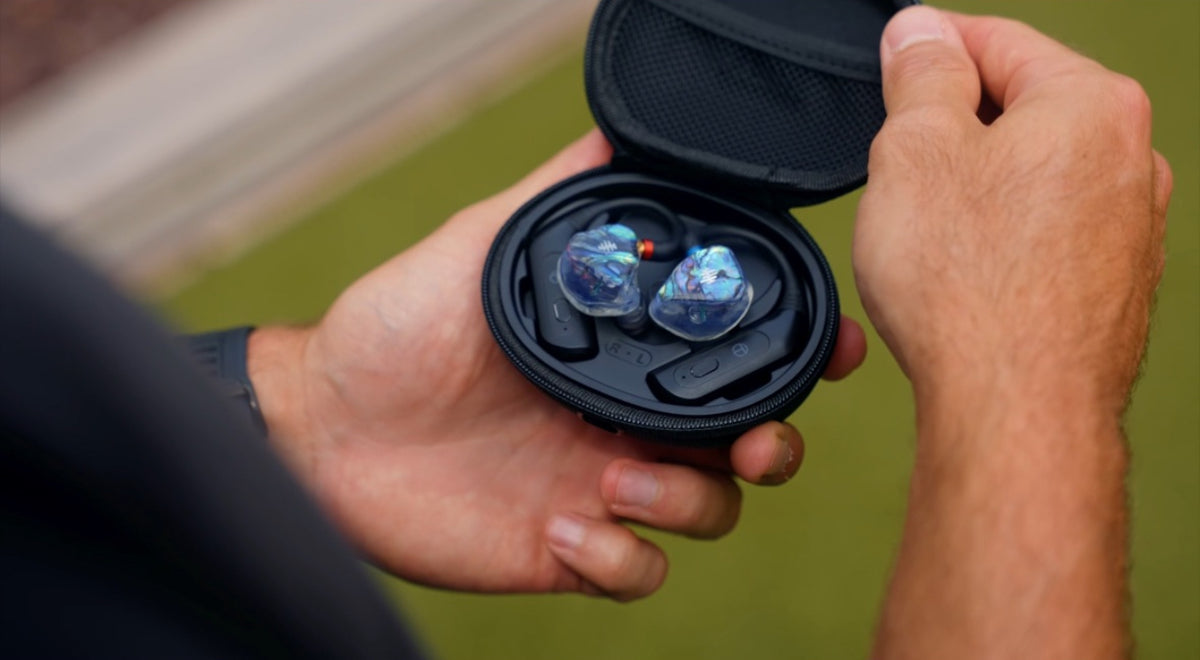 WAVS accessories and carrying case